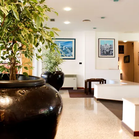 Majesty 4* Bari