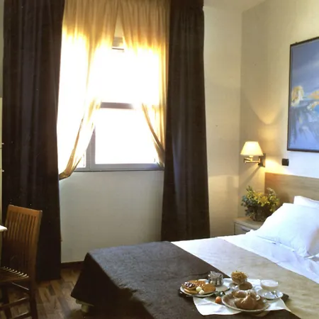 Majesty Hotel 4*