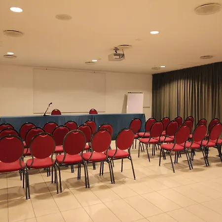 Majesty Hotel 4*