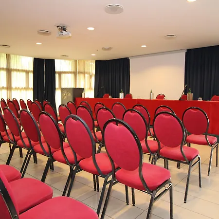 Majesty Hotel 4*