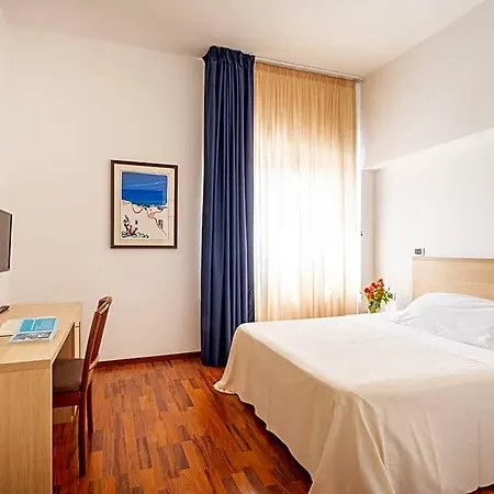 Majesty 4* Bari